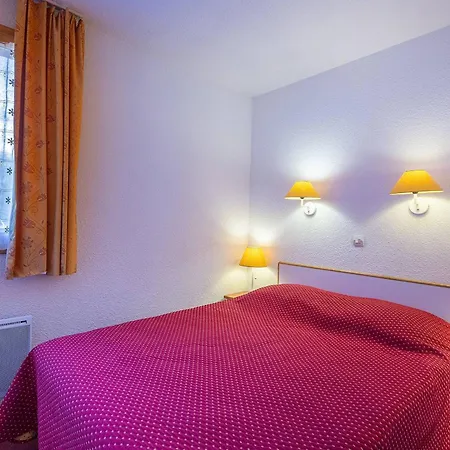 2 Pieces, 6 Pers, Balcon, Vue Mont Blanc, Animaux Ok, Proche Pistes - Fr-1-353-72